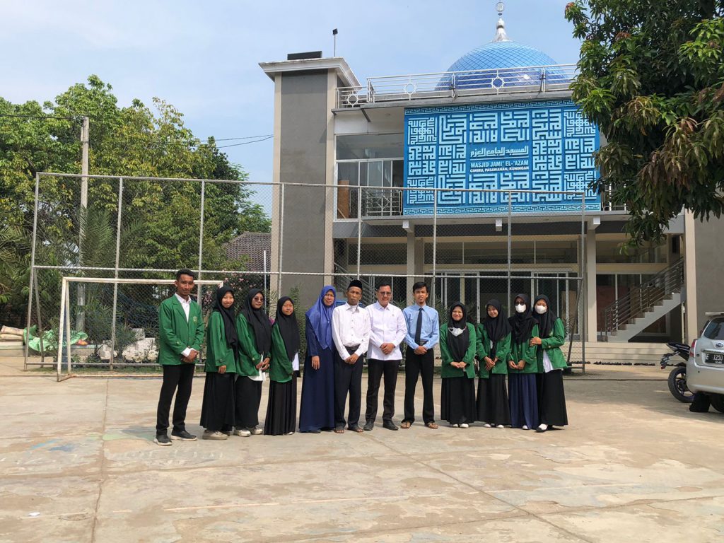 Peserta PPL dan DPL di Pondok Pesantren El-Azam Kuningan